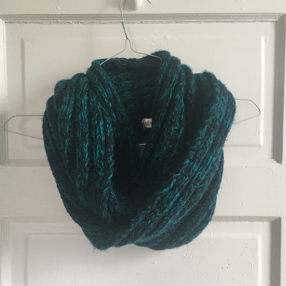 Ann Taylor LOFT Infinity Scarf NWOT